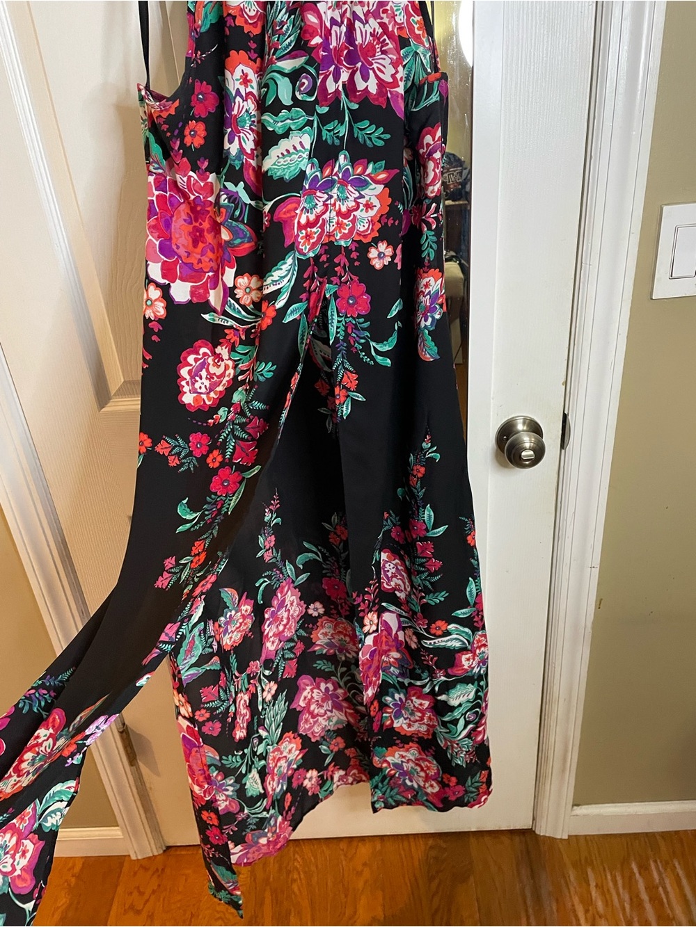 New York & Company Flyaway Maxi Top – Black Floral – L/XL